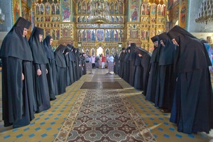 Как уйти в женские монастырь