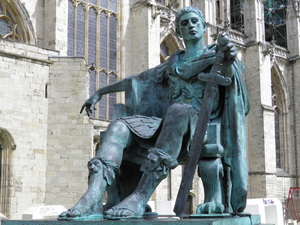 Статуя Императора Константина