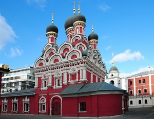 Какие есть монастыри и храмы в Москве