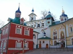 Как доехать в Псково-Печерский монастырь из Москвы