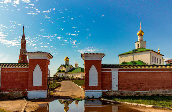 Богоявленский Старо-Голутвин мужской монастырь 